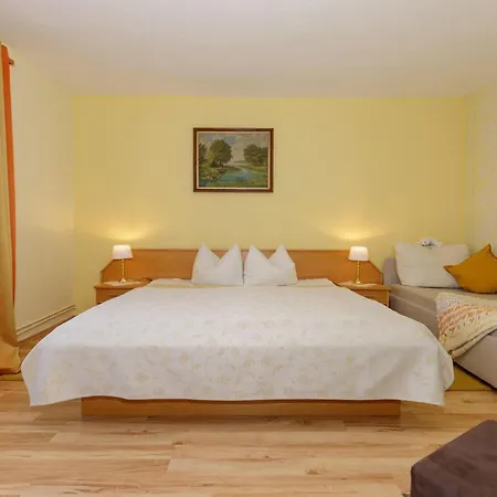 Kalle Fuer 2 Personen Und Terrasse Apartment *